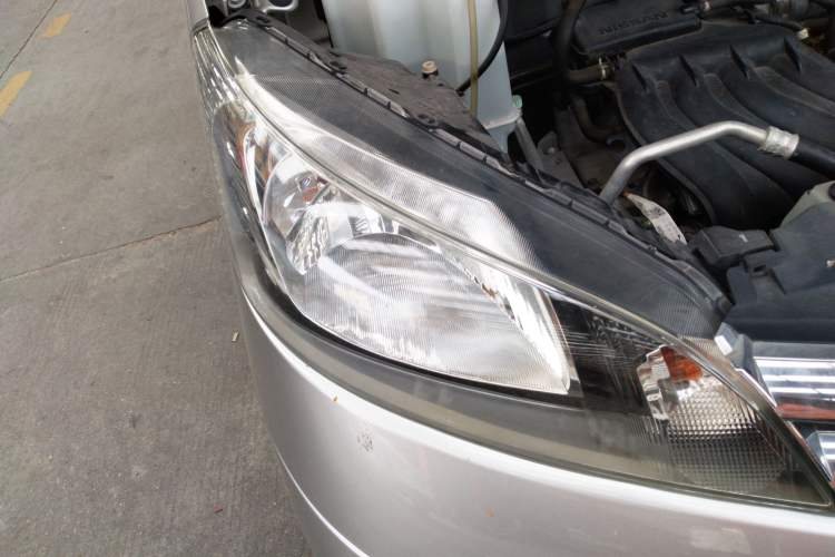 Used Nissan NV200 2016 Revised Version 1.6L CVT Luxury Edition Right Front Headlight