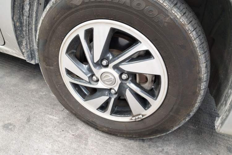 Used Nissan NV200 2016 Revised Version 1.6L CVT Luxury Edition Right Front Wheel Hub