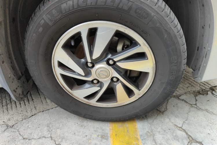 Used Nissan NV200 2016 Revised Version 1.6L CVT Luxury Edition Right Front Wheel Hub