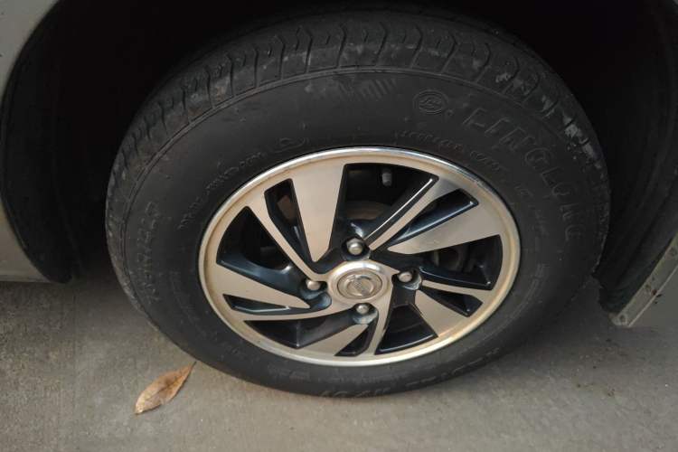 Used Nissan NV200 2016 Revised Version 1.6L CVT Luxury Edition Right Front Wheel Hub