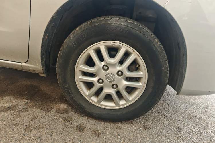 Used Nissan NV200 2016 1.6L Manual Luxury Model Right Front Wheel Hub
