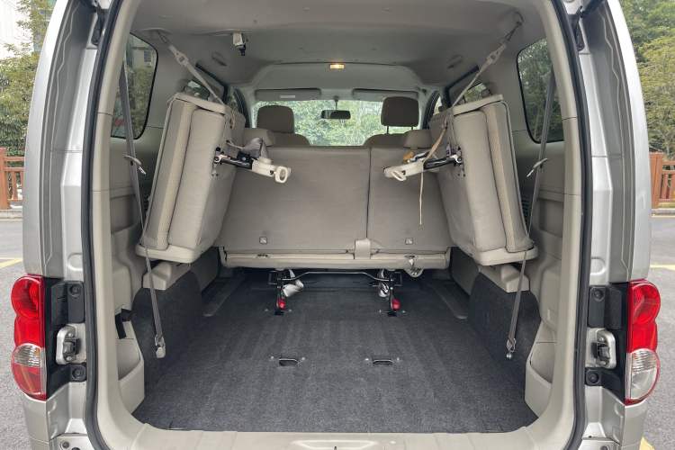 Used Nissan NV200 2016 Revised Version 1.6L CVT Luxury Edition Trunk