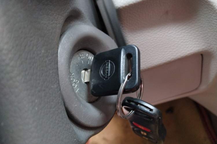Used Nissan NV200 2016 Revised Version 1.6L CVT Luxury Edition Vehicle Key