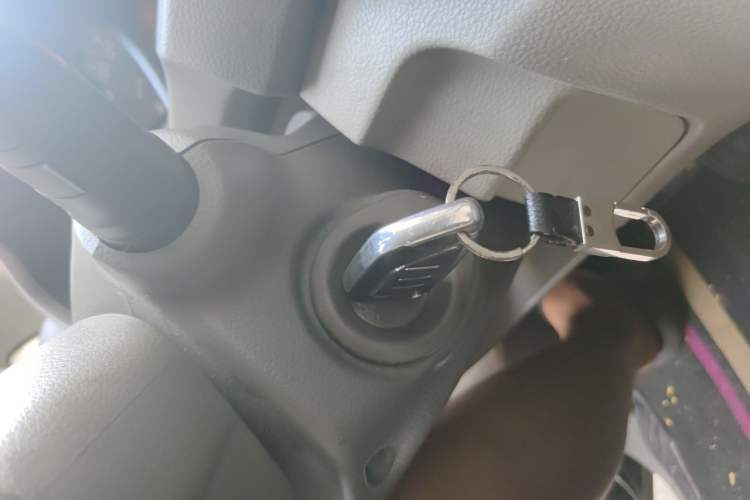Used Nissan NV200 2016 Revised Version 1.6L CVT Luxury Edition Vehicle Key