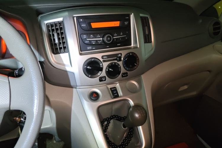 Used Nissan NV200 2016 Revised Version 1.6L Manual Luxury Edition Audio And AC Panel