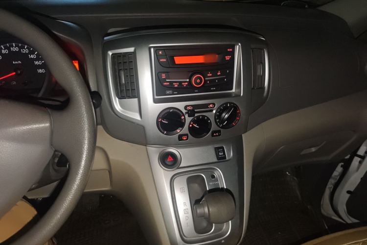 Used Nissan NV200 2016 Revised Version 1.6L CVT Luxury Edition Audio And AC Panel