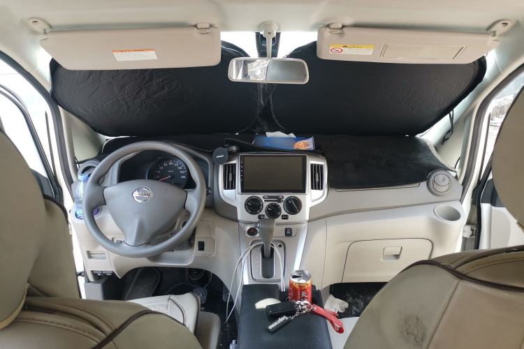 Used Nissan NV200 2016 Revised Version 1.6L CVT Deluxe Edition Center Console