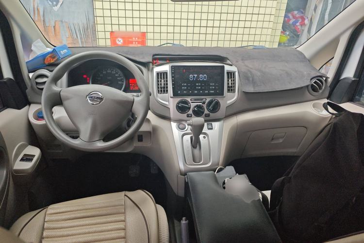 Used Nissan NV200 2016 Revised Version 1.6L CVT Deluxe Edition Center Console