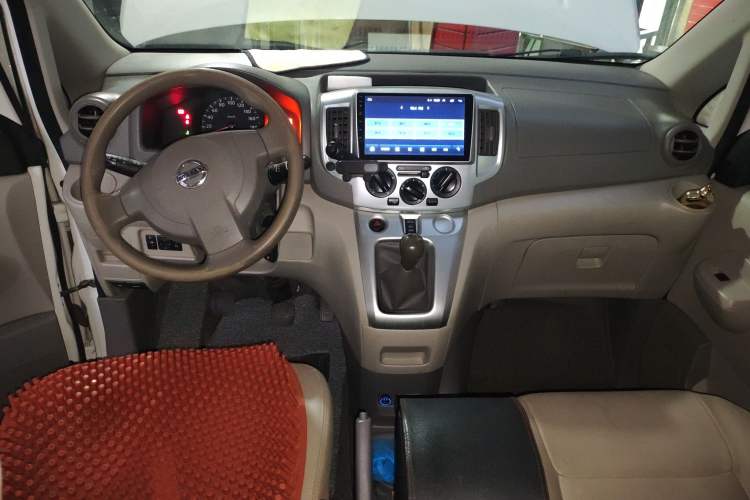 Used Nissan NV200 2016 1.6L Manual Luxury Model Center Console