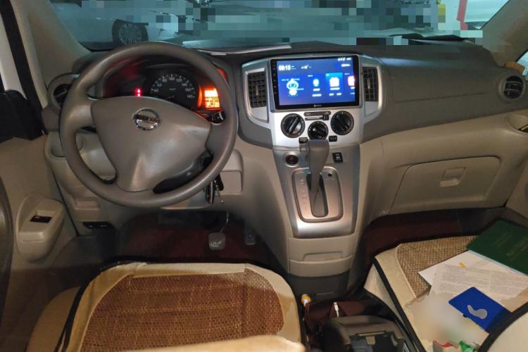 Used Nissan NV200 2016 Revised Version 1.6L CVT Luxury Edition Center Console