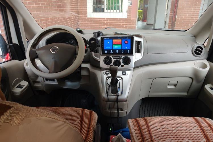 Used Nissan NV200 2016 Revised Version 1.6L CVT Luxury Edition Center Console