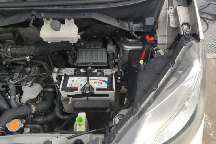 Used Nissan NV200 2016 Revised Version 1.6L CVT Luxury Edition Engine Bay Left