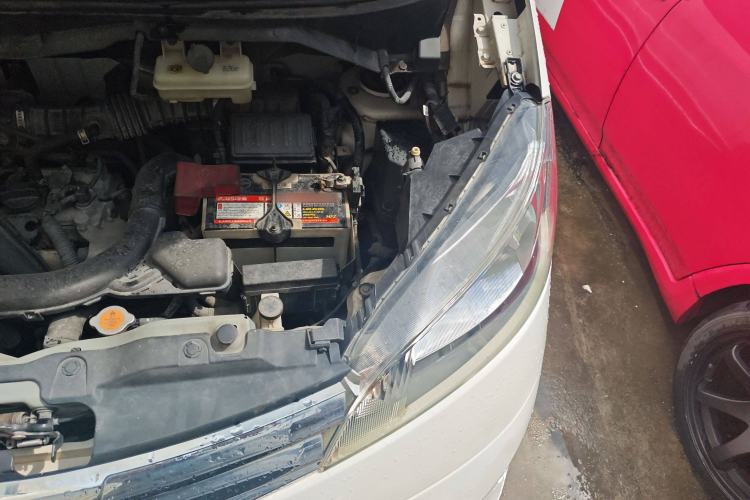 Used Nissan NV200 2016 Revised Version 1.6L CVT Deluxe Edition Engine Bay Left