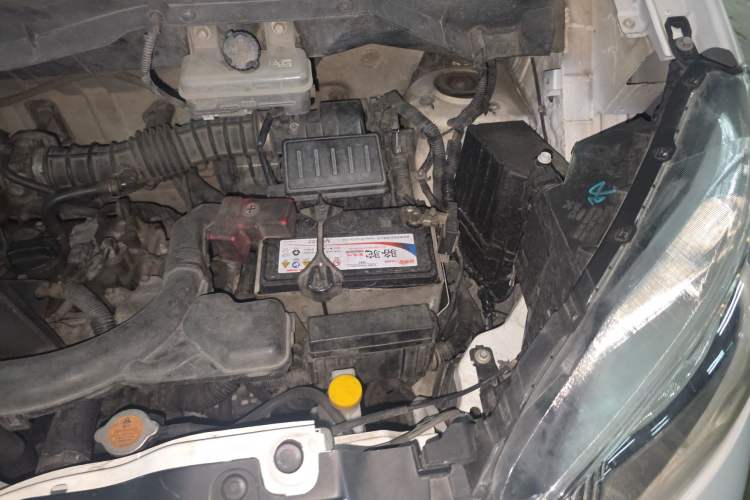 Used Nissan NV200 2016 Revised Version 1.6L CVT Luxury Edition Engine Bay Left