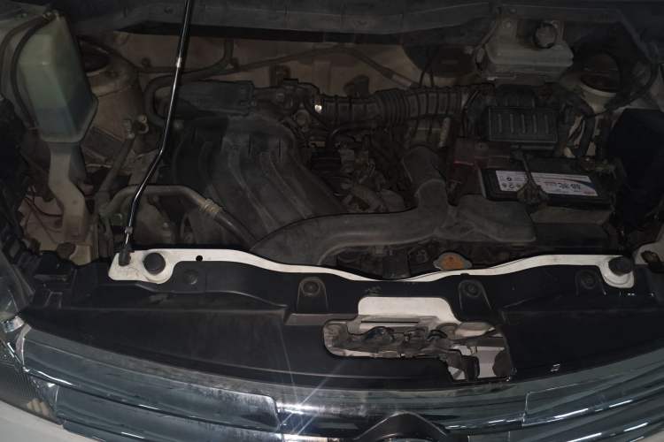 Used Nissan NV200 2016 Revised Version 1.6L CVT Luxury Edition Engine Bay
