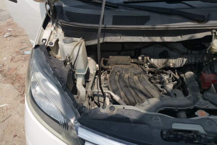 Used Nissan NV200 2016 Revised Version 1.6L CVT Deluxe Edition Engine Bay Right