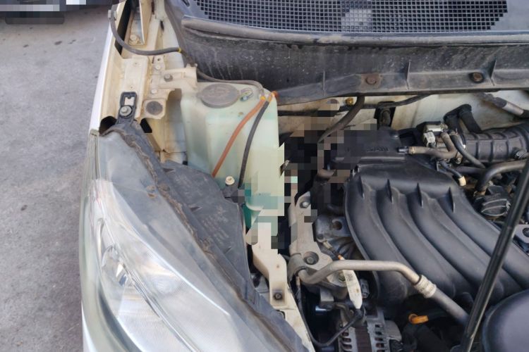 Used Nissan NV200 2016 1.6L CVT Deluxe Model Engine Bay Right