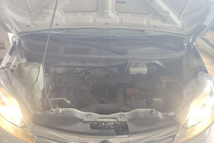 Used Nissan NV200 2016 Revised Version 1.6L CVT Deluxe Edition Engine Bay