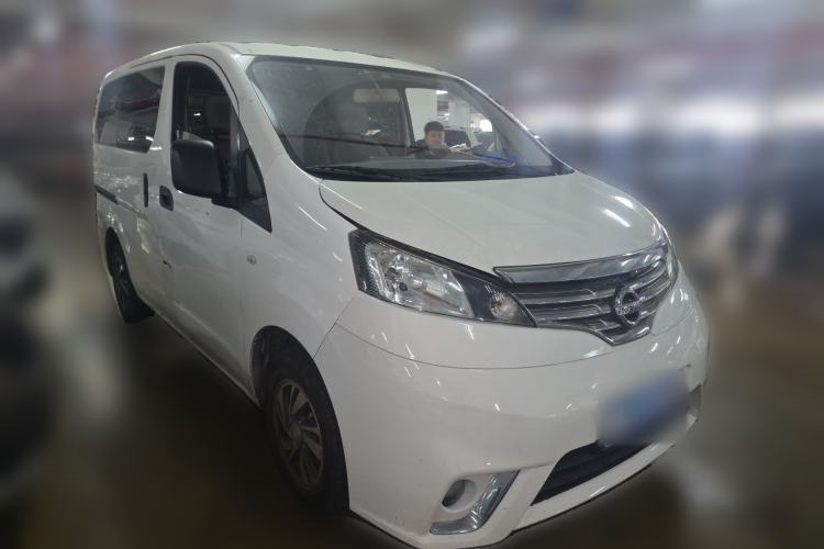 Used Nissan NV200 2016 Revised Version 1.6L CVT Luxury Edition Front Right 45 Deg