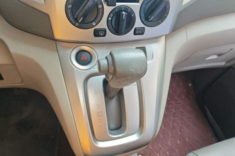 Used Nissan NV200 2016 1.6L CVT Luxury Model Gear Lever