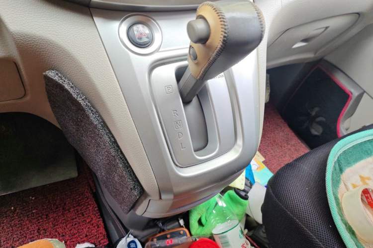 Used Nissan NV200 2016 Revised Version 1.6L CVT Deluxe Edition Gear Lever