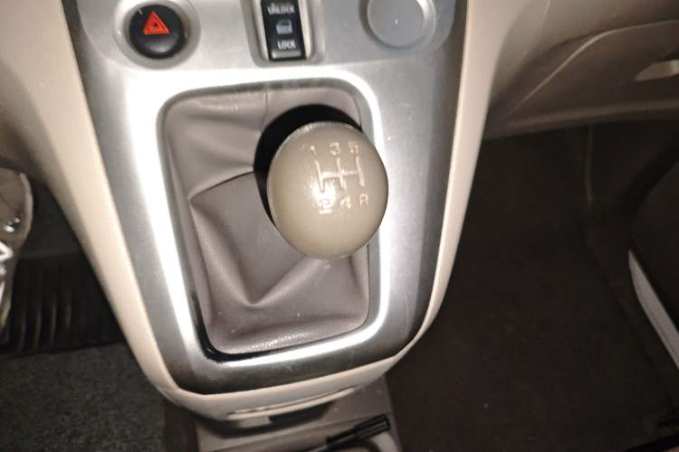 Used Nissan NV200 2016 1.6L Manual Luxury Model Gear Lever