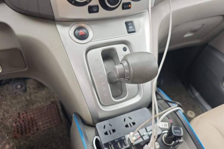 Used Nissan NV200 2016 1.6L CVT Luxury Model Gear Lever