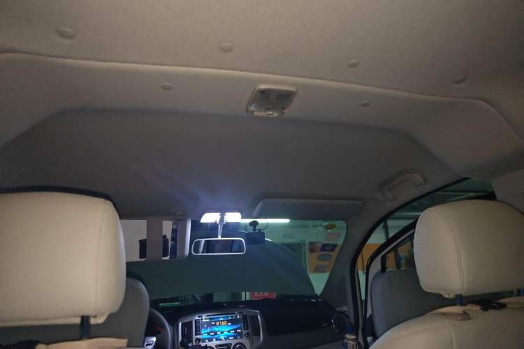Used Nissan NV200 2016 1.6L CVT Luxury Model Headliner