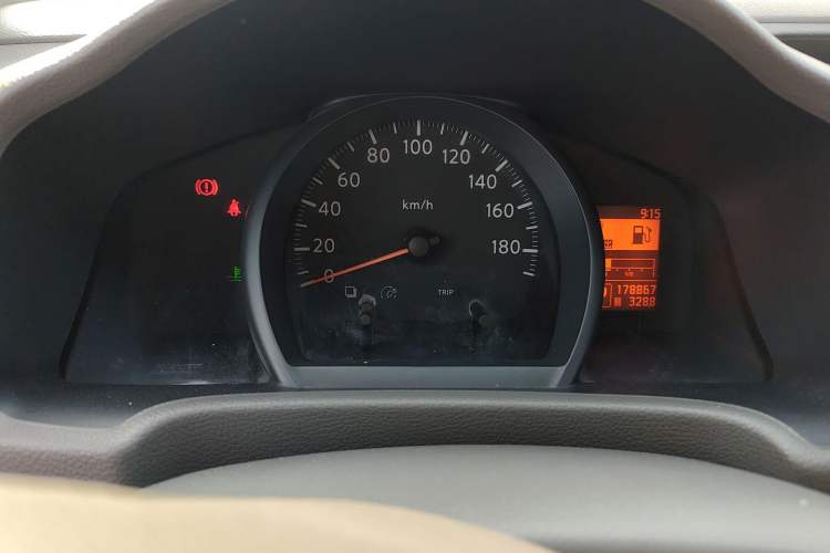 Used Nissan NV200 2016 1.6L CVT Luxury Model Instrument Cluster