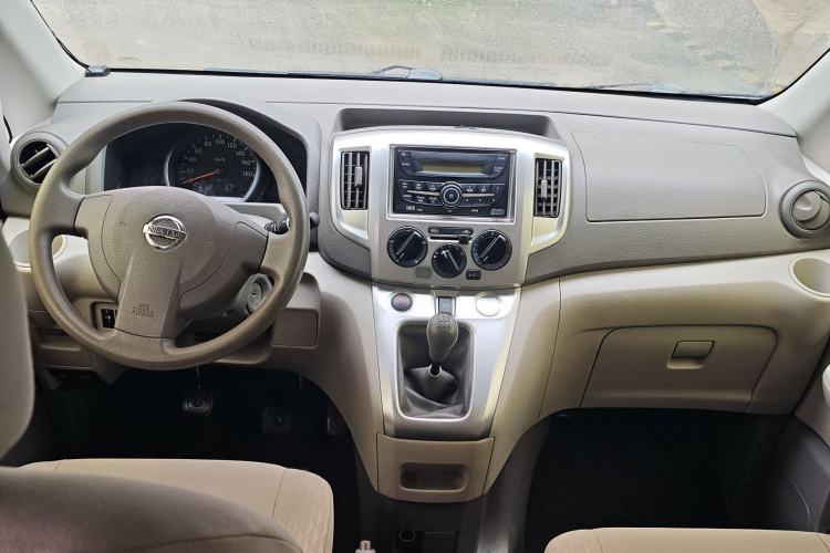 Used Nissan NV200 2016 Revised Version 1.6L Manual Luxury Edition Interior 2