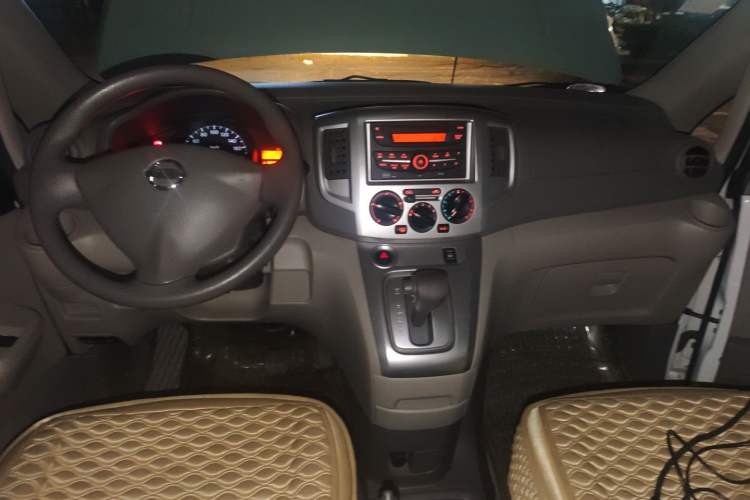 Used Nissan NV200 2016 Revised Version 1.6L CVT Luxury Edition Interior 2