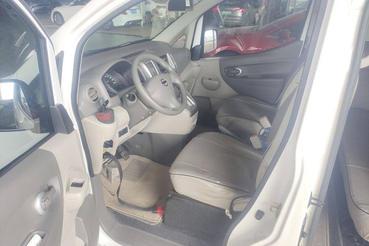 Used Nissan NV200 2016 Revised Version 1.6L CVT Deluxe Edition Interior 2