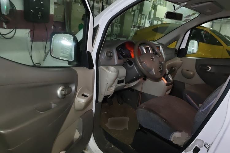 Used Nissan NV200 2016 Revised Version 1.6L Manual Luxury Edition Interior 3