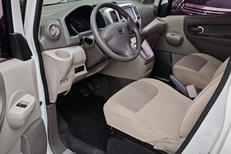 Used Nissan NV200 2016 1.6L CVT Deluxe Model Interior 3