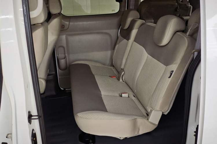 Used Nissan NV200 2016 Revised Version 1.6L CVT Luxury Edition Interior 3