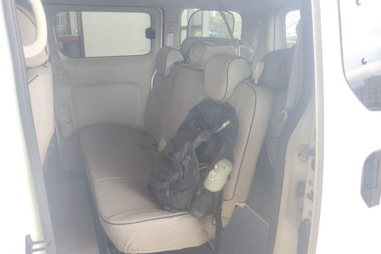 Used Nissan NV200 2016 Revised Version 1.6L CVT Deluxe Edition Interior 3