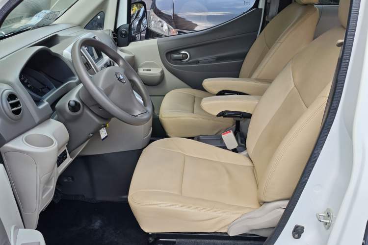 Used Nissan NV200 2016 Revised Version 1.6L CVT Luxury Edition Interior 3