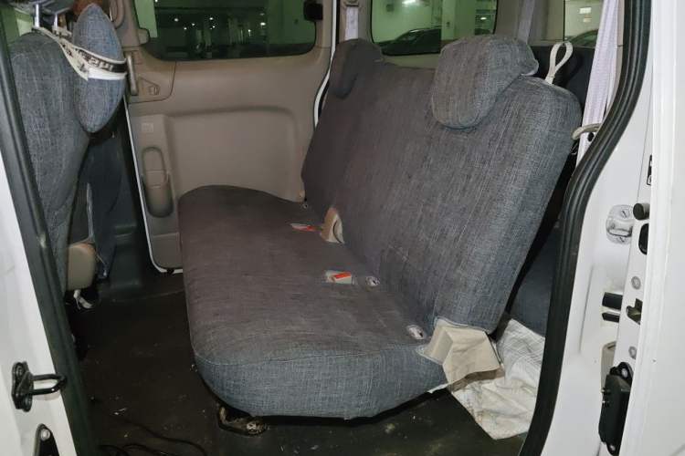 Used Nissan NV200 2016 Revised Version 1.6L Manual Luxury Edition Interior 4