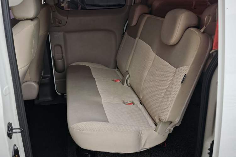 Used Nissan NV200 2016 1.6L CVT Deluxe Model Interior 4