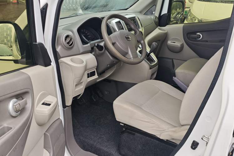 Used Nissan NV200 2016 Revised Version 1.6L Manual Luxury Edition Interior 4