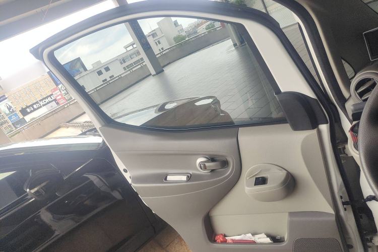 Used Nissan NV200 2016 Revised Version 1.6L CVT Deluxe Edition Interior 6