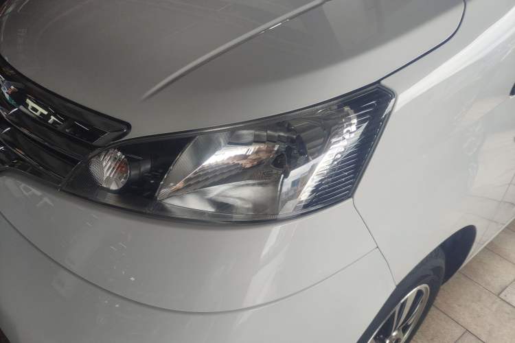 Used Nissan NV200 2016 Revised Version 1.6L CVT Deluxe Edition Left Front Headlight