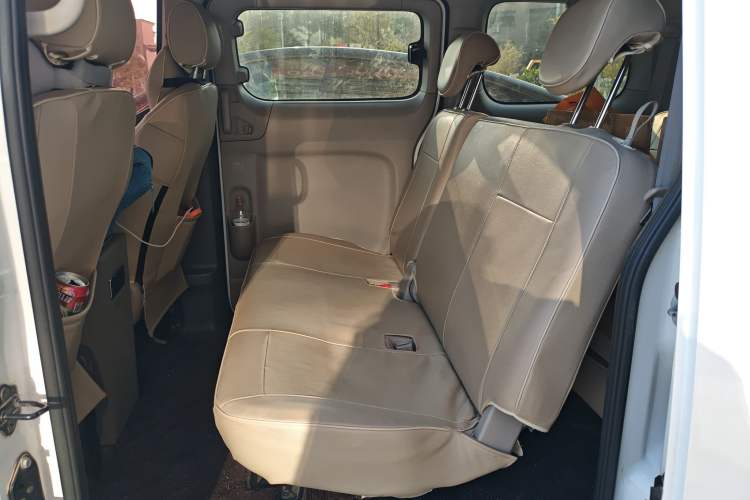 Used Nissan NV200 2016 Revised Version 1.6L CVT Luxury Edition Left Rear Seat