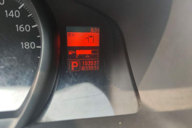 Used Nissan NV200 2016 Revised Version 1.6L CVT Luxury Edition Odometer Close Up
