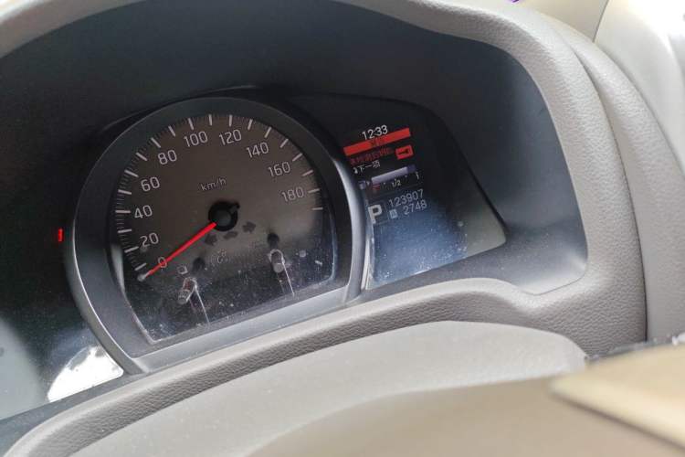 Used Nissan NV200 2016 Revised Version 1.6L CVT Deluxe Edition Odometer Close Up