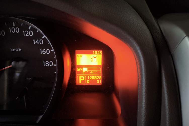 Used Nissan NV200 2016 Revised Version 1.6L CVT Luxury Edition Odometer Close Up