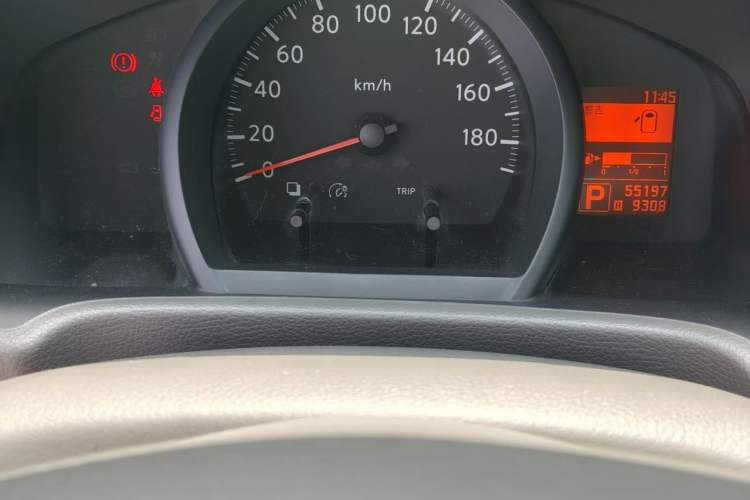 Used Nissan NV200 2016 Revised Version 1.6L CVT Deluxe Edition Odometer Close Up