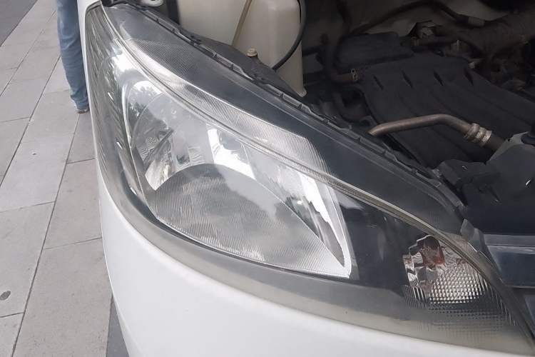 Used Nissan NV200 2016 1.6L CVT Luxury Model Right Front Headlight