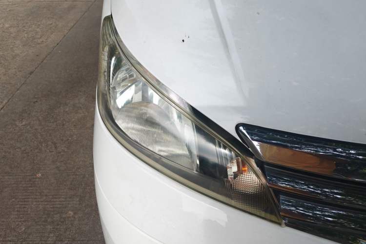 Used Nissan NV200 2016 1.6L CVT Luxury Model Right Front Headlight