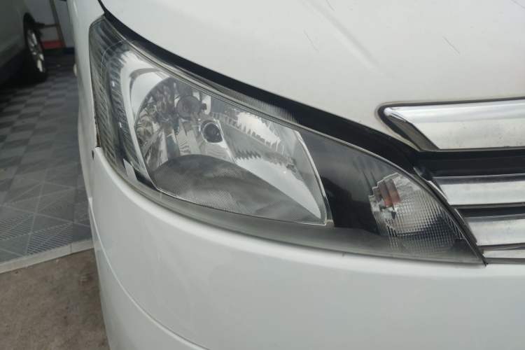 Used Nissan NV200 2016 Revised Version 1.6L CVT Luxury Edition Right Front Headlight